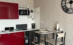 Joli Studio Avec Parking Prive, Bien Situe