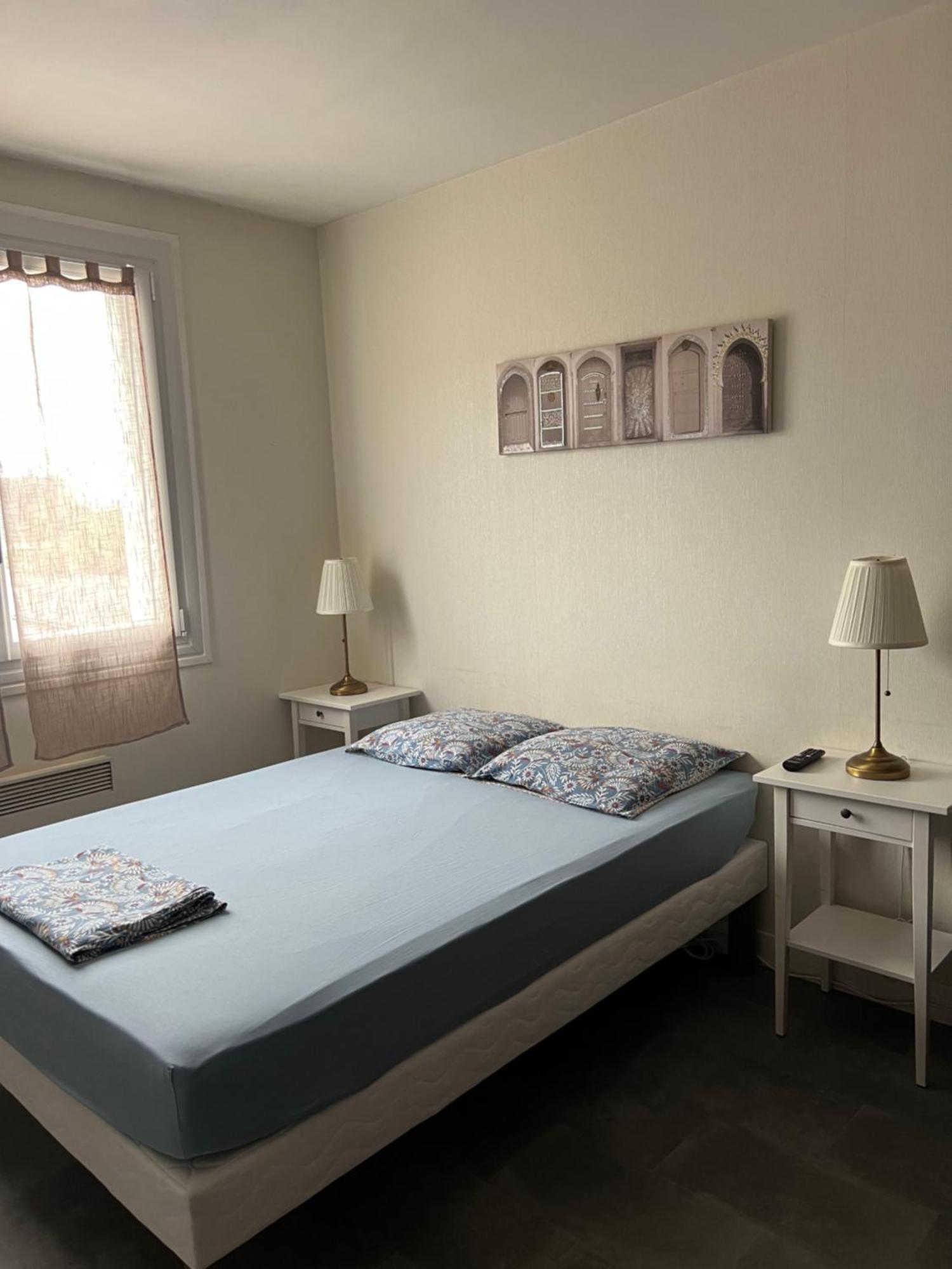 Joli Studio Avec Parking Prive, Bien Situe Moulins  Esterno foto